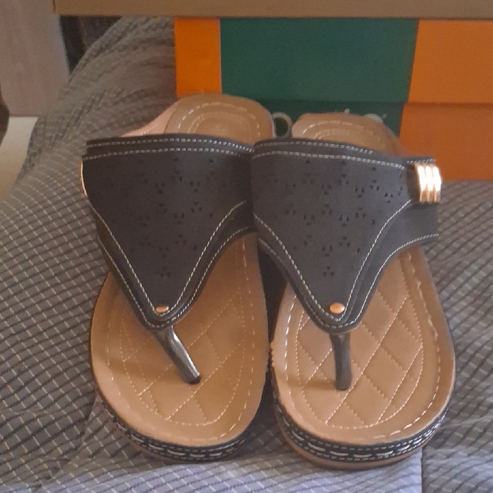 Chic Black and Tan Women's Sandals